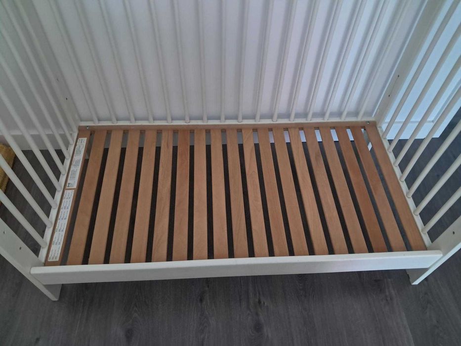 Berço bebe + 2 colchões (60 x 120) - Ikea Gulliver