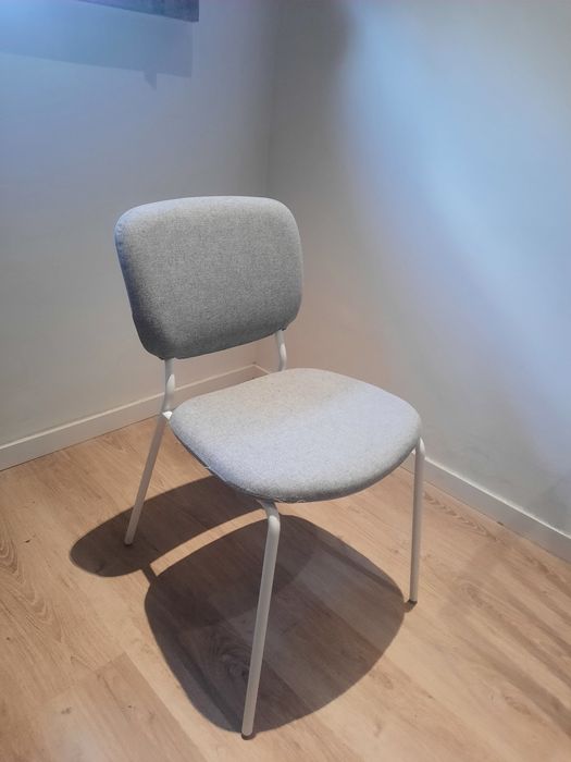 Mesa IKEA + 3 cadeiras em ótimo estado