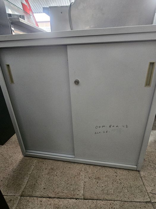 Armário de escritório metal