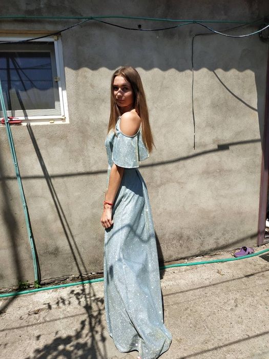 Сдам платье напрокат р.46.