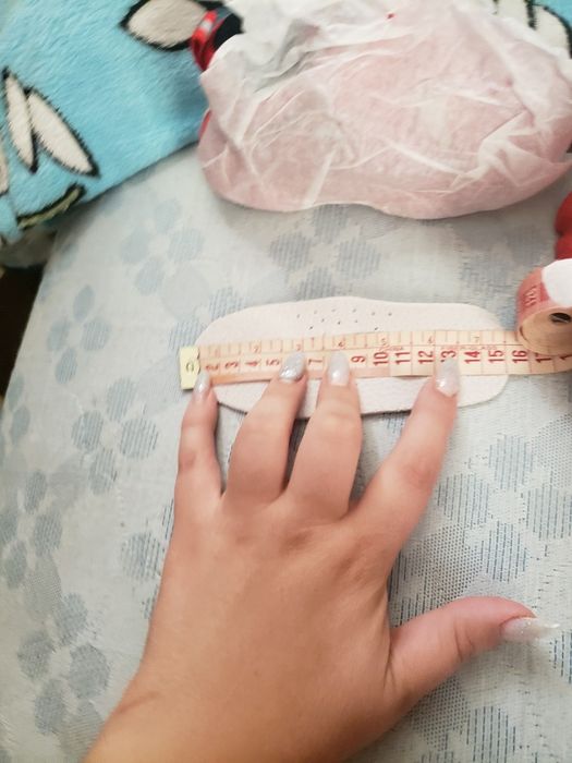 Срочно продам дитячі красовки