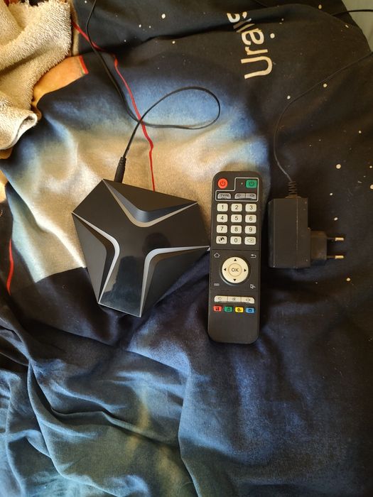 Відеомагнітофон Grundig і підсилювач