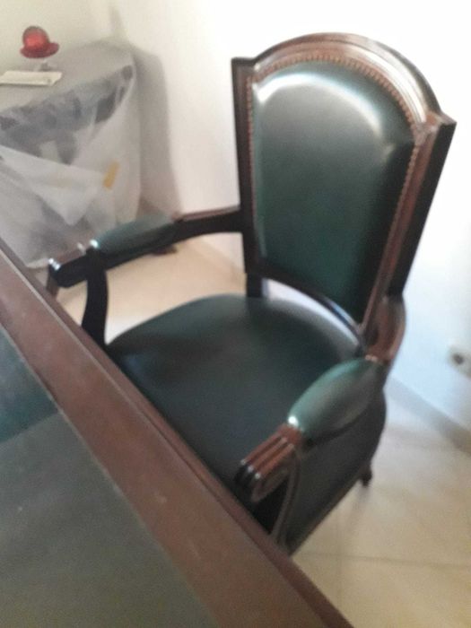 Mobiliário de Escritório em Mogno