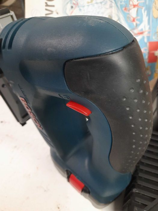 Serra Bosch GST 18V + 2 baterias e 2 carregadores