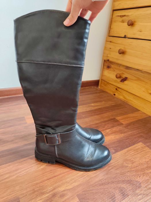 Czarne kozaki damskie