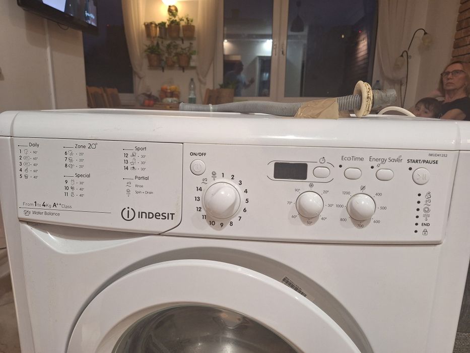 Sprzedam działającą pralkę