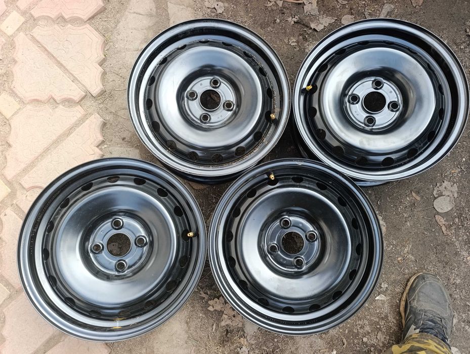 Диски стальні r15 4*100 Hyundai i20 і10 Accent Getz Kia Picanto Rio