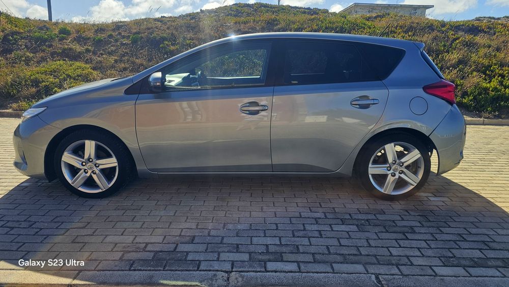 RESERVADO  Toyota Auris  1.4 D4D (Pack Sport+ Navi) 42 Mil Quilometros