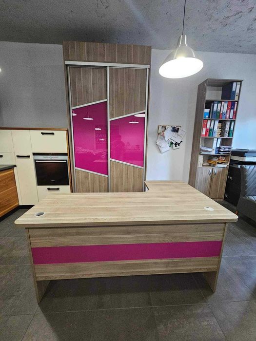 Zestaw mebli  biurowych