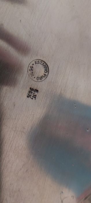 Pote em estanho grande