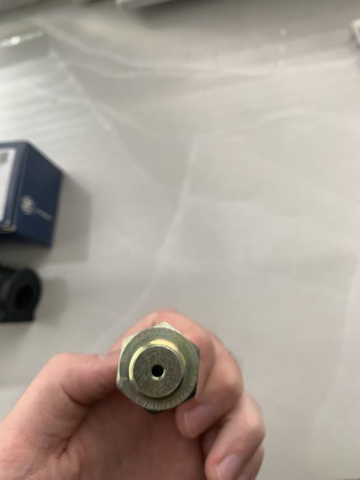 Датчик давления масла VAG