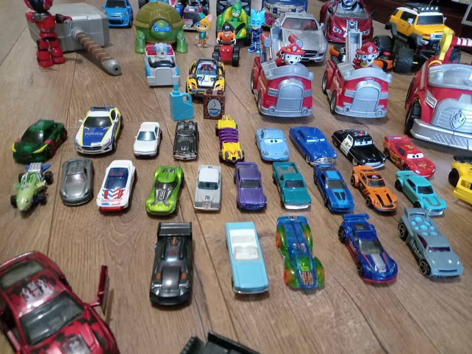 Машина модельки игрушки