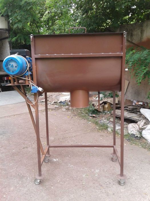 Кормозмішувач, Кормосмеситель 200 литрів, шнек, змішувач для зерна