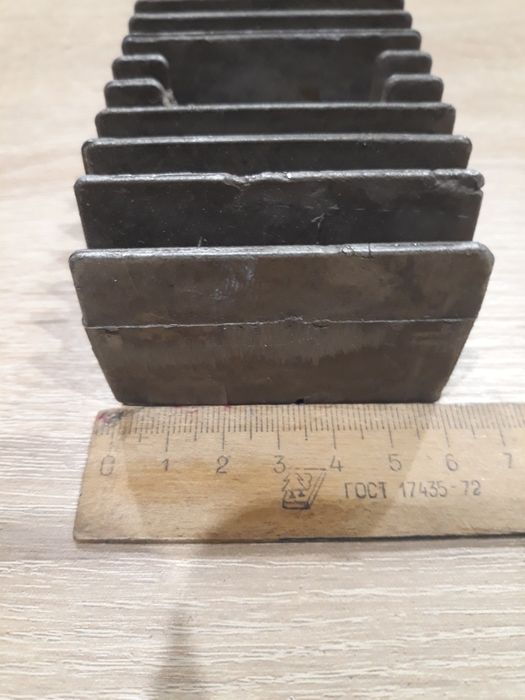 Радиатор аллюминевый . Предохранители с колодками