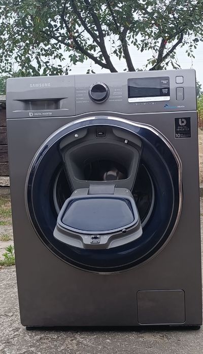 Пральна машина Samsung.