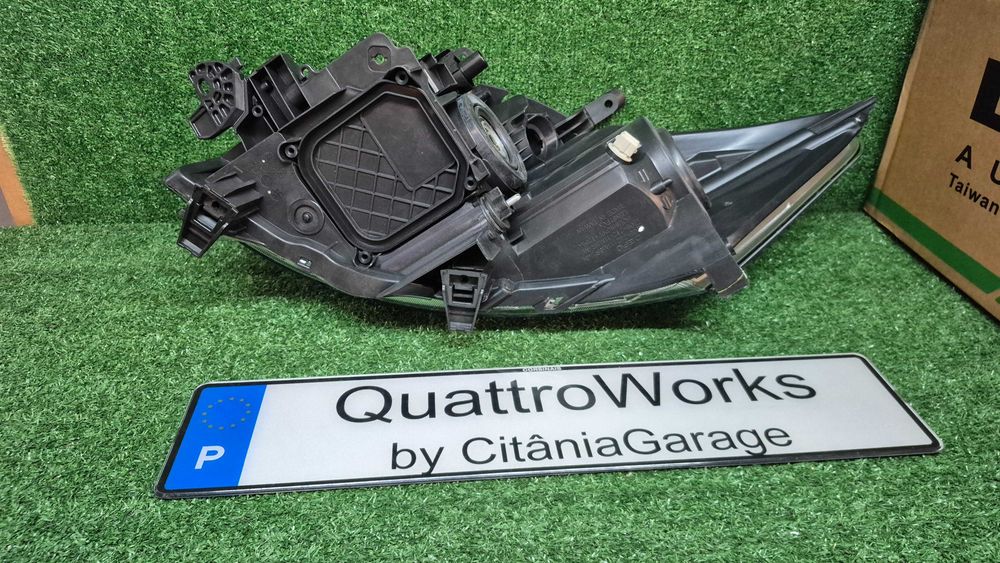 Otica Farol Direito Toyota Auris E15 2007 a 2009 Ref. 212-11M5R-LDEMN NOVO