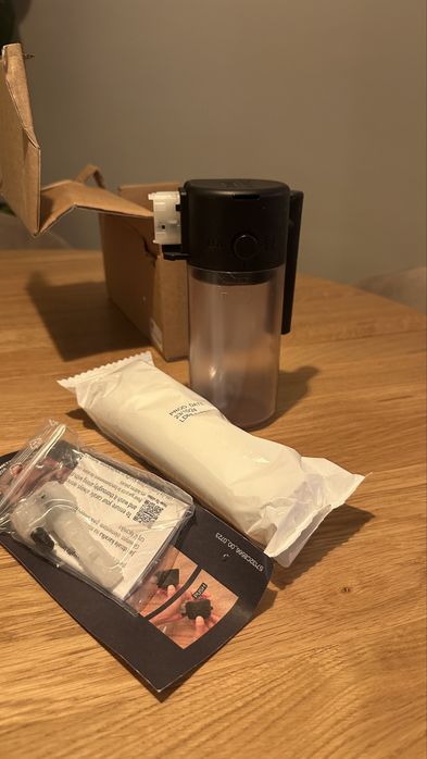 Pojemnik na mleko do ekspresu DeLonghi Lattecrema System