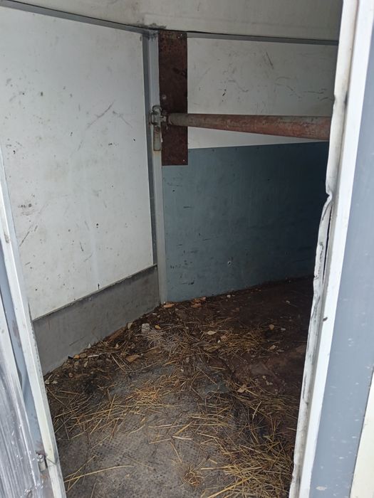 Przyczepka do koni  i bydła