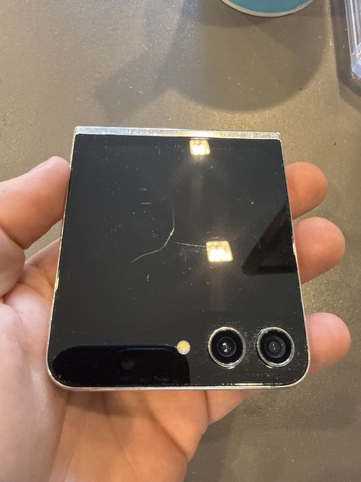 Samsung Z Flip 5
