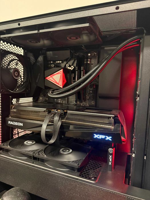 PC Gaming Ryzen 5700X3D RX9070XT 32GB  SSD 3TB