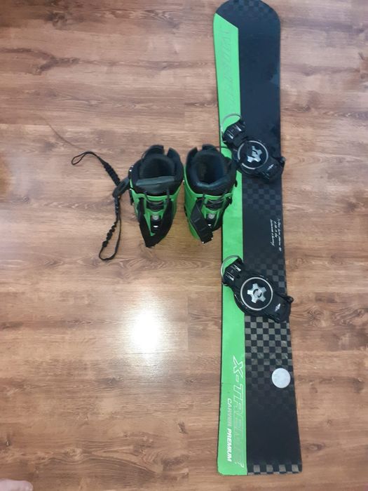 Deska snowboardowa buty