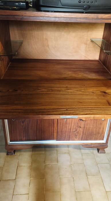 Armário / bar em madeira motene