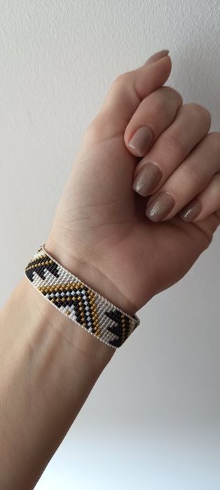 Bransoletka z koralików z indiańskim wzorem