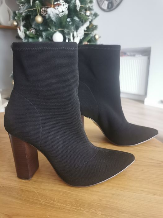 Kazar botki rozm. 38 na słupku