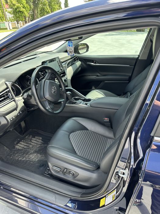 Toyota Camry 2.5 Hybrid 2021 SE