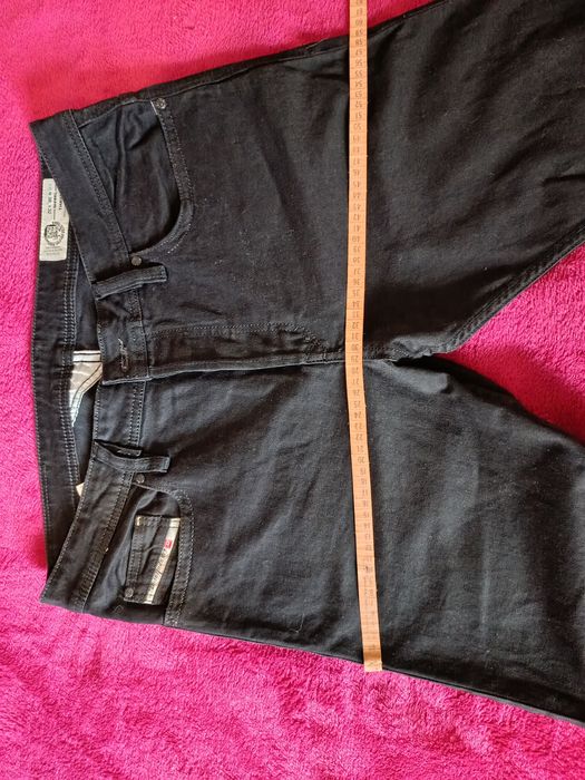 Джинси бренду дизель...