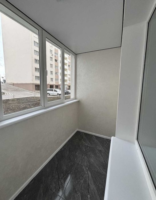 Двокімнатна квартира на Озерній, велика площа 80м.кв.