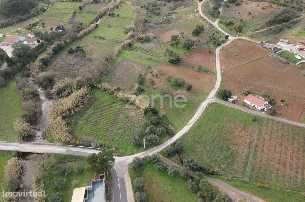 Terreno em Vale Figueira, Messines, com leito de água, 9.400 m².