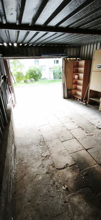GARAŻ wynajem powierzchnia 21 m² + miejsce postojowe Czechów ul. Kosmowskiej - Więcej