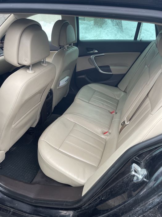 Авто Opel insignia 2010