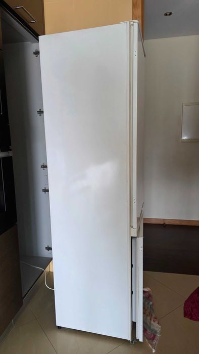 Frigorífico combinado Zanussi ZBB28650SA para venda