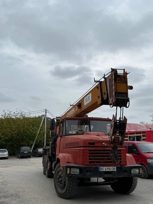 Автокран оренда 28 тонн.Стріла 21м.