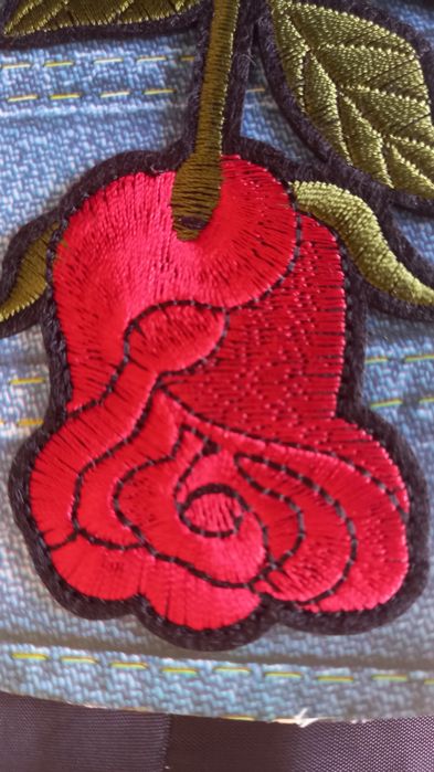 patch / remendo em forma de rosa