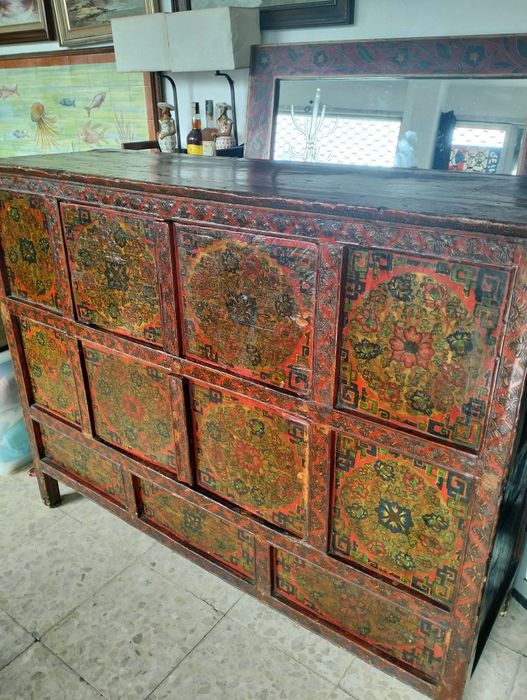 Aparador  antigo Tibetano