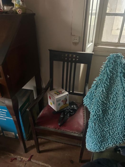 Móveis antigos para recuperar