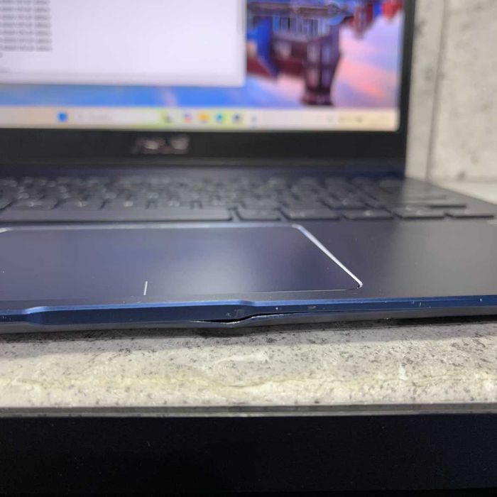 Ultrabook ASUS ZenBook 13 UX331U | i5-8250U | 8GB RAM | SSD 500GB | Windows | UŻYWANY
