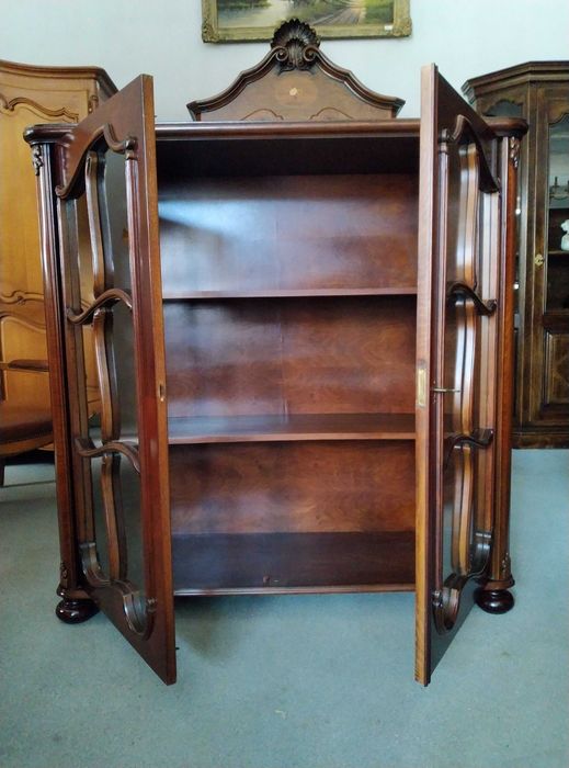 Stylowa witrynka biblioteczka barek