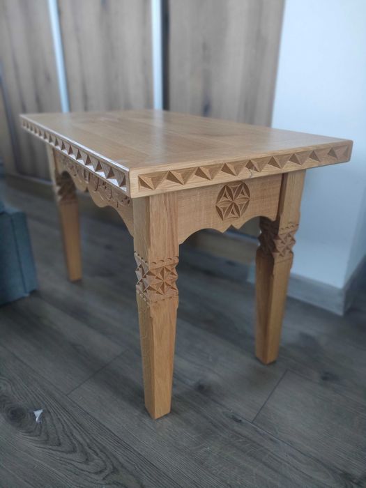 Sprzedam nowy dębowy stolik kawowy