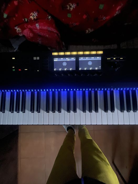 Komplete kontrol s88 native instruments controlador midi