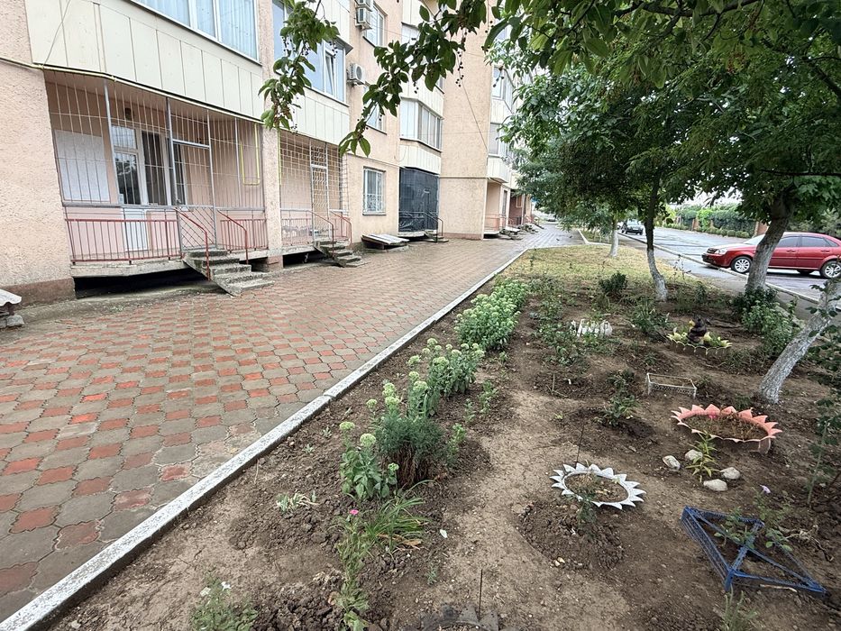 Продам 1к квартиру с ремонтом 46.8 м2, Одесская 9, 1й этаж