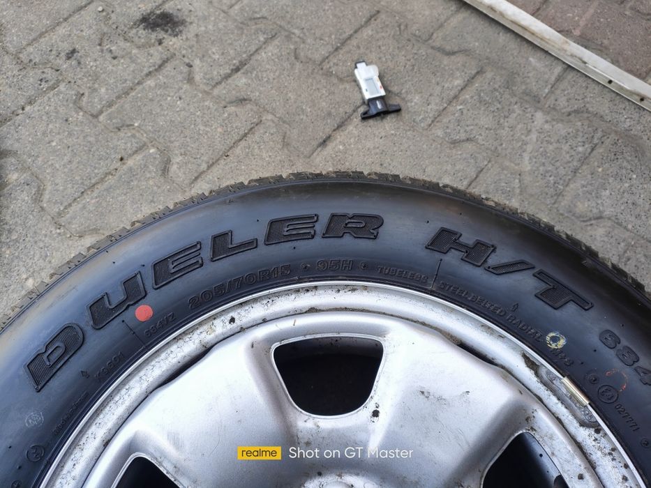 Bridgestone DuelerH/T 684 205/70/15