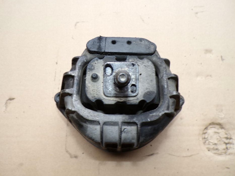 poduszka silnika bmw e60 e81 e90 e91 139811