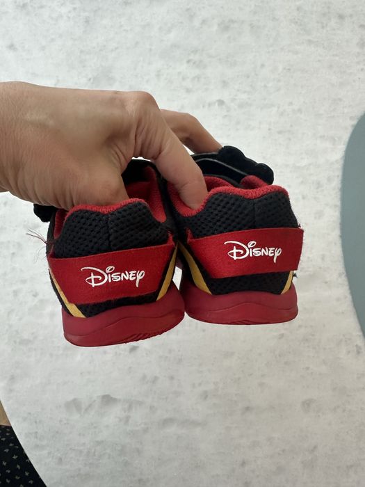 Дитячі кросівки Adidas в ідеалі 24 см