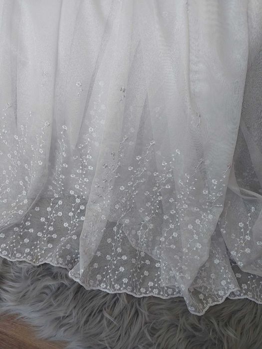 Haftowana biała firana na taśmie na wysokość 265 cm, markizeta, nowa