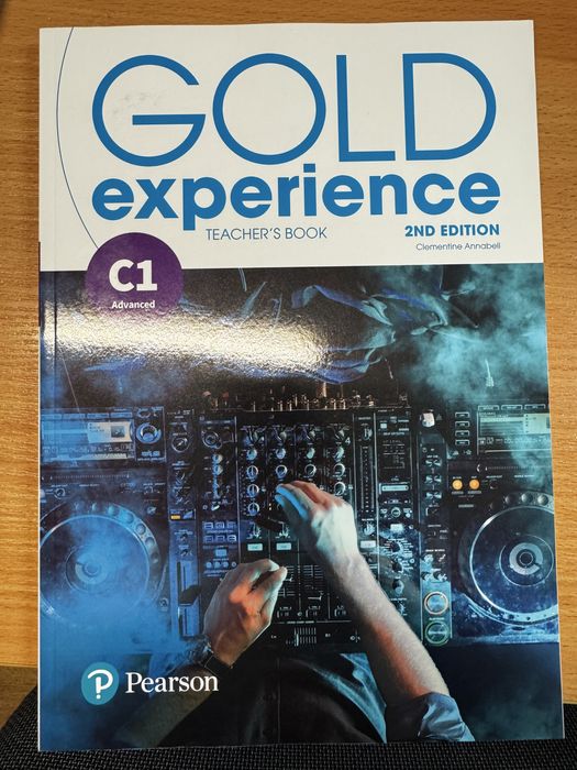 Ksiazka nauczyciela do kursu C1 Advanced Gold experience