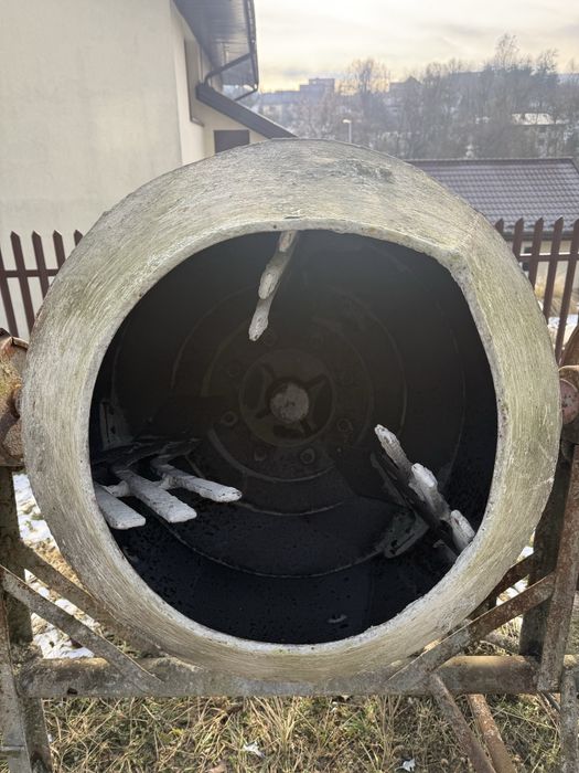 Solidna Betoniarka Wolnospadowa – Sprawna! (Do negocjacji)